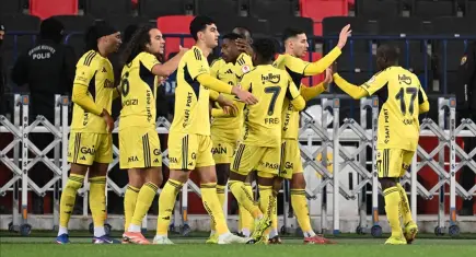 Fenerbahçe, Gaziantep FK’yı 4-0 mağlup ederek fark yarattı