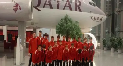  Katar'da mahsur kalan  minik futbolcular için diplomasi trafiği!