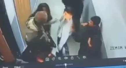 Okul koridorunda utanç görüntüleri: 8 yaşındaki çocuğa kar topu dayağı!