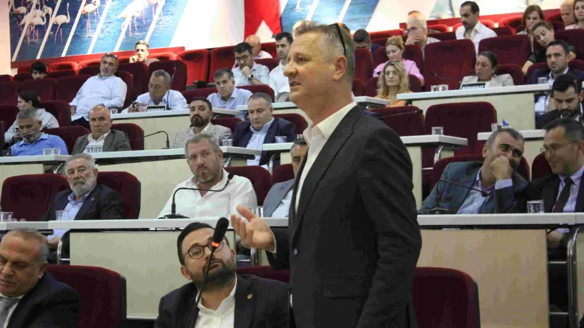 &ouml;zg&uuml;r kaner