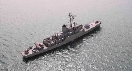 ABD, İran’ın dev İHA gemisini vurdu