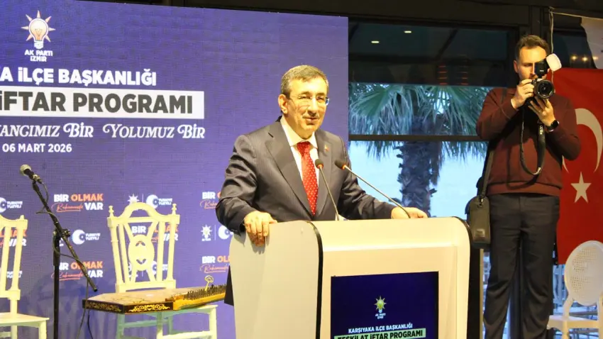 AK Parti iftarında İzmir mesajları: Potansiyel harekete geçirilmeli haberinin görseli