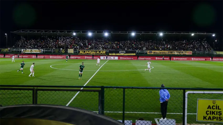 Aliağa’da futbol tarihinin ilk gece maçı  haberinin görseli