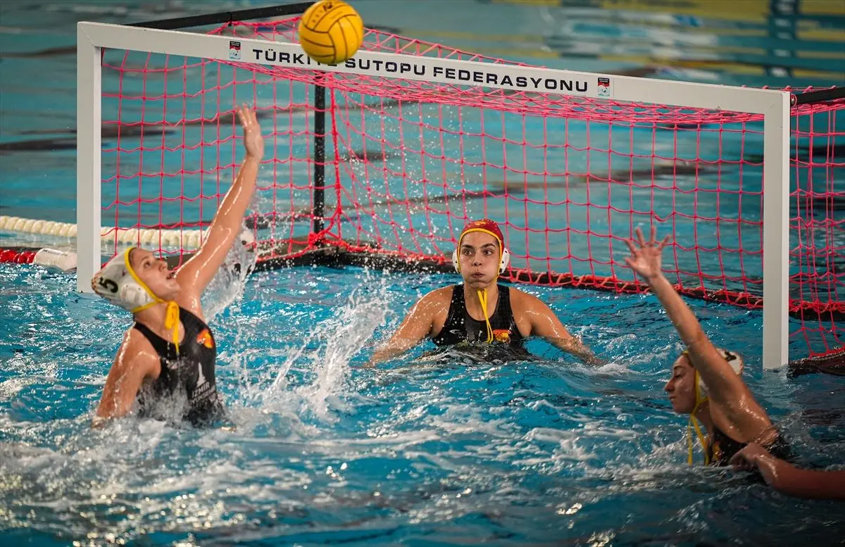 Avrupa Kadınlar Sutopu Challenger Kupası İzmir’de devam ediyor