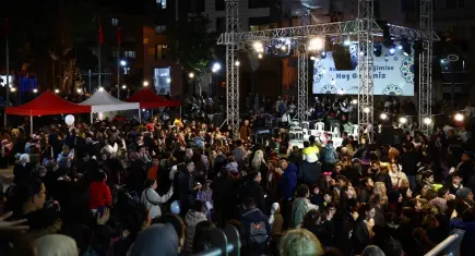 Balçova’da ramazan coşkusu Cumhuriyet Meydanı’na taştı!