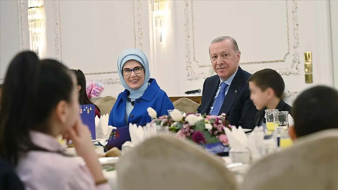 Cumhurbaşkanı Erdoğan, devlet himayesindeki çocuklarla iftar sofrasında buluştu
