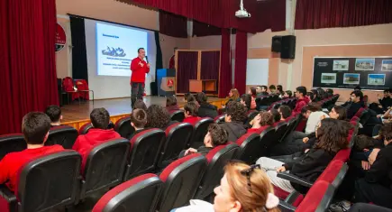 Karşıyakalı gençler afetlere karşı bilinçleniyor