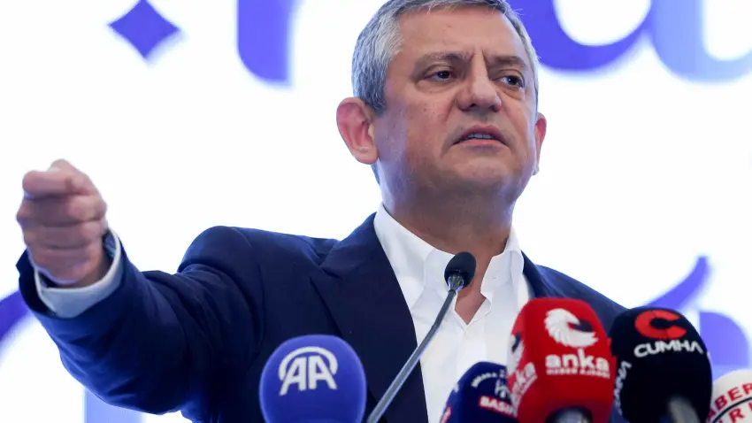 Özgür Özel: Çiftçilerin kredilerinin faizlerini sileceğiz, ana parayı 5’e böleceğiz haberinin görseli