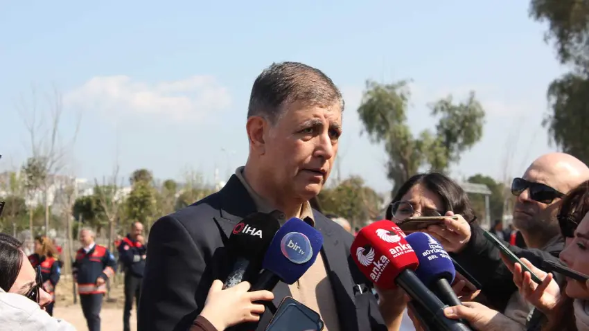 Tugay’dan iktidara sert mesaj: Yarışmak istiyorsanız İzmir’e hizmet getirin haberinin görseli