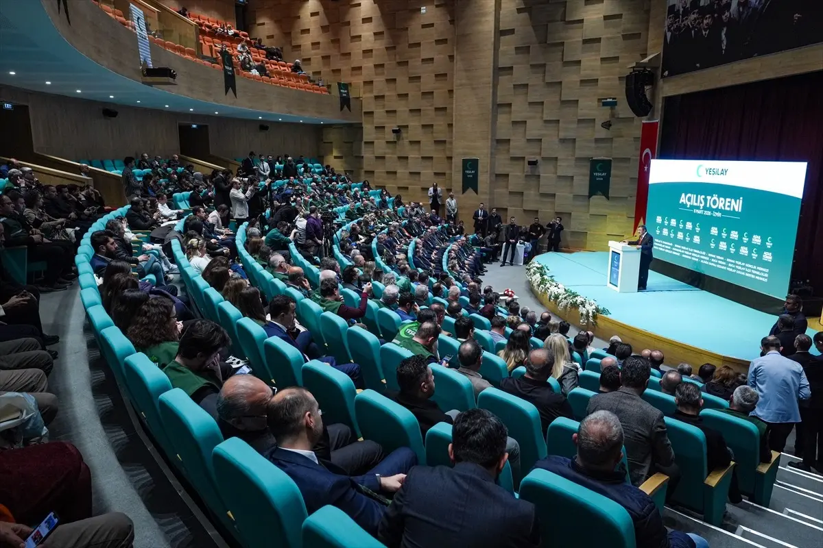 Yeşilay’ın İzmir’deki hizmet merkezleri törenle açıldı