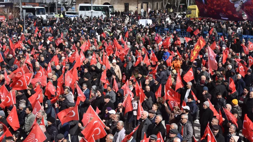 &ouml;zg&uuml;r &ouml;zel