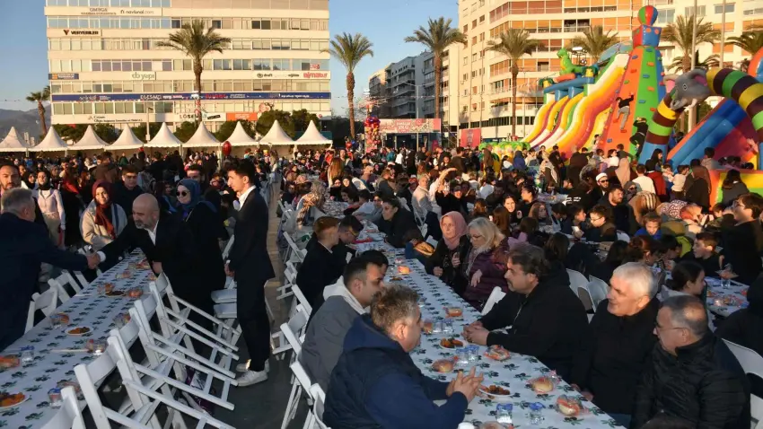 TÜGVA İzmir’den Ramazan Şenliği ve Büyük Aile İftarı haberinin görseli