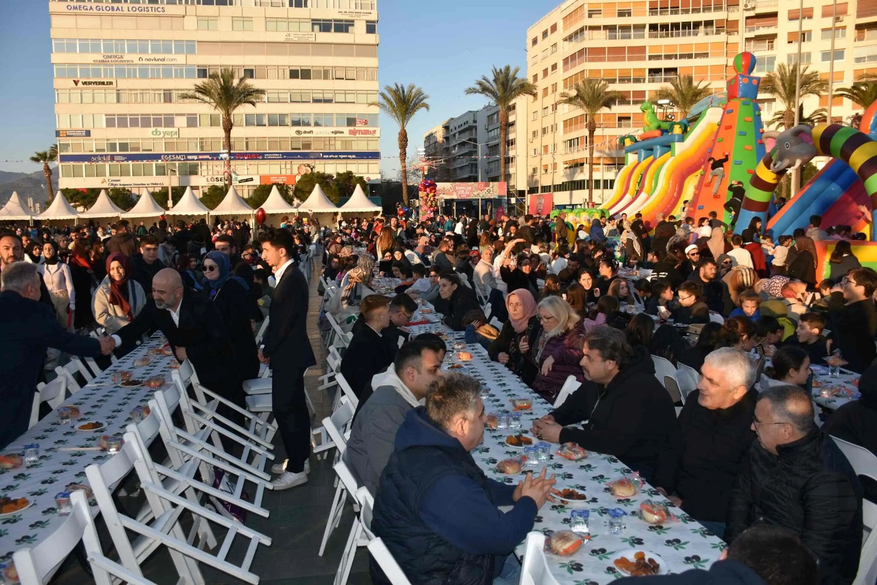 TÜGVA İzmir’den Ramazan Şenliği ve Büyük Aile İftarı