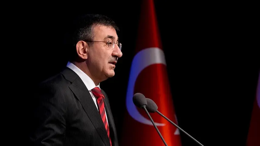 Cumhurbaşkanı Yardımcısı Yılmaz konuştu: Gençliğin önünde çok geniş bir ufuk bulunmaktadır haberinin görseli
