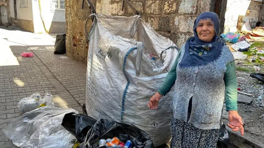 Ekonomist Mutlu'dan acı reçete: Her 3 kadından 1’i yoksulluk riski altında haberinin görseli