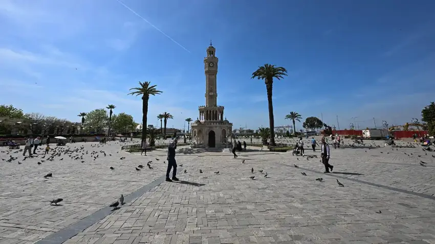 İzmir'de termometreler yükseliyor haberinin görseli