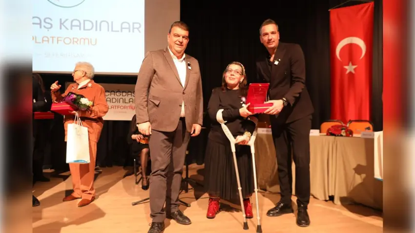 Seferihisar’da “8 Kadın 8 Başarı Öyküsü” buluşması haberinin görseli