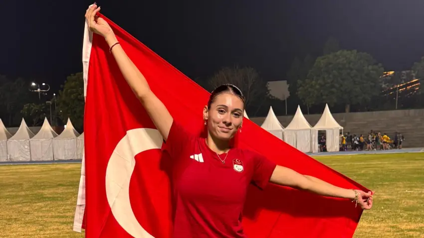 Aysel Önder Kadınlar Günü’nde iki dünya şampiyonluğu kazandı