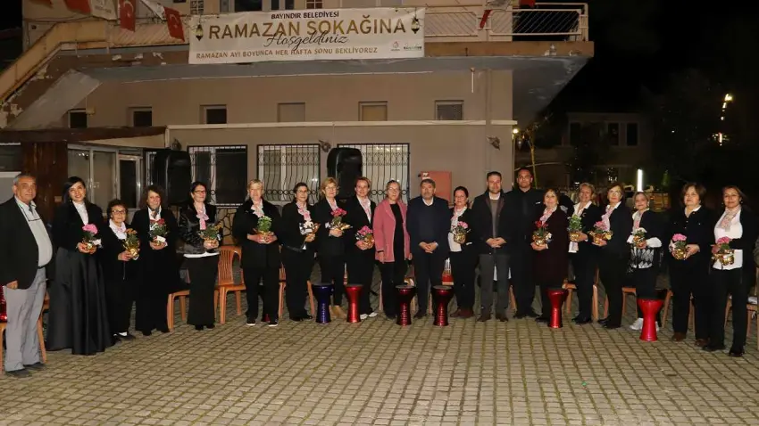 Bayındır’da Ramazan Sokağı’nda Kadınlar Günü kutlandı haberinin görseli