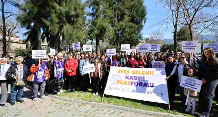 Efes Selçuk’ta 8 Mart’ta kadınların sesi sokaklara taştı