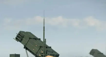 İran’dan ateşlenen balistik mühimmat Türk hava sahasında imha edildi