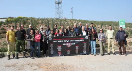 İzmir Depremzedeleri Dayanışma Derneği’nden siyasetçilere deprem tepkisi