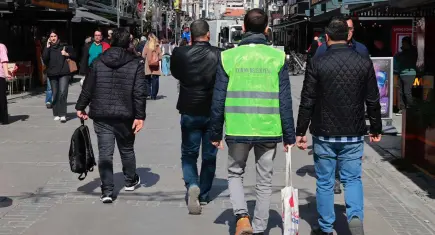 Konak Belediyesi’nden esnafa sıfır atık bilgilendirmesi