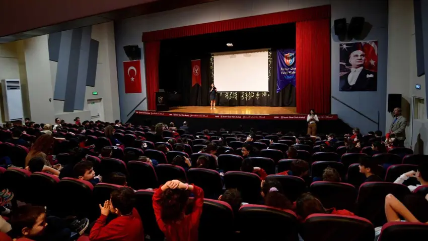 Bornova’da öğrencilere sağlıklı yaşam eğitimi başladı haberinin görseli