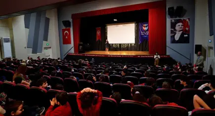 Bornova’da öğrencilere sağlıklı yaşam eğitimi başladı