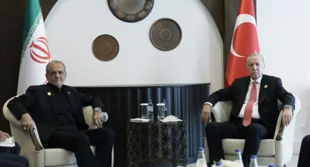 Cumhurbaşkanı Erdoğan, İran Cumhurbaşkanı Pezeşkiyan ile görüştü