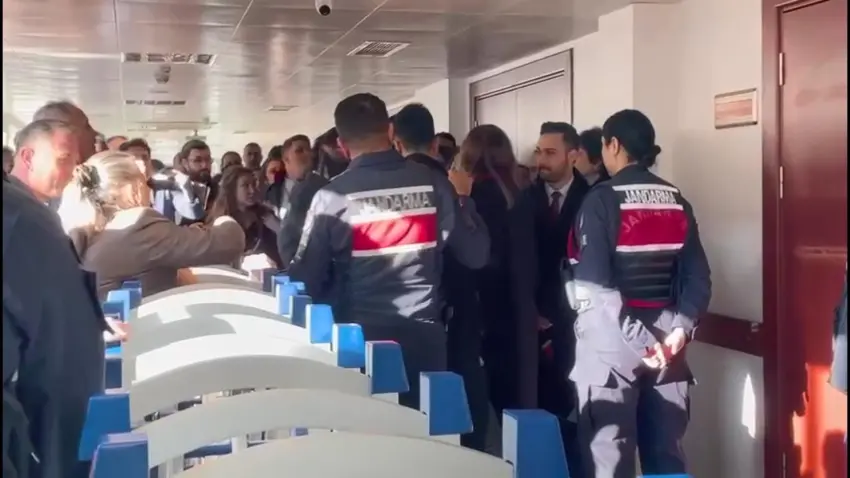 İBB davasında ikinci duruşma öncesi gerginlik yaşandı haberinin görseli