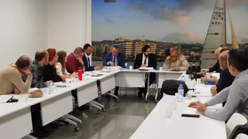 İzmir’de TİS masasında sonuç çıkmadı, gözler Başkan Tugay’a çevrildi  haberinin görseli