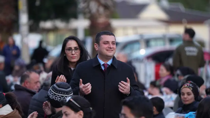 Torbalı’da 4 bin lişilik iftar sofrası kuruldu haberinin görseli