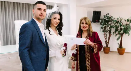 Balçova’da yeni çiftlere alışveriş kartı