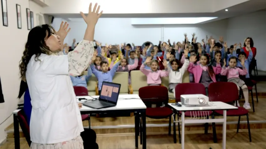 Bayraklıda öğrencilere hijyen eğitimi haberinin görseli