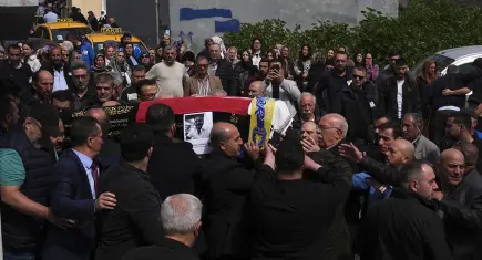İzmir'de öldürülen taksi şoförü son yolculuğuna uğurlandı 