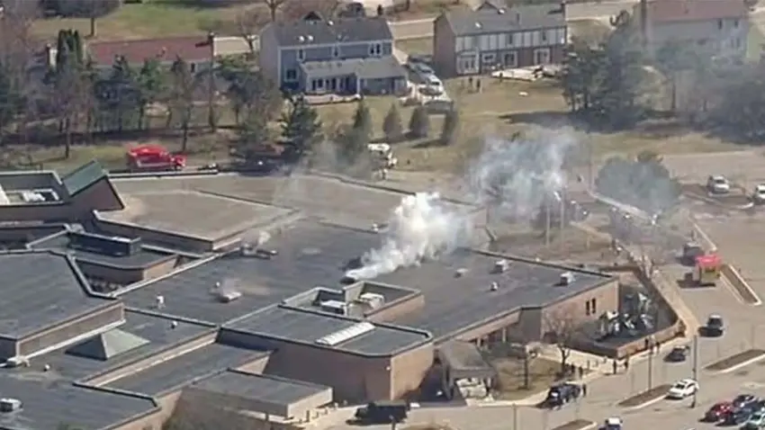 ABD'de sinagoga saldırı: Araçla girip ateş açtı! haberinin görseli