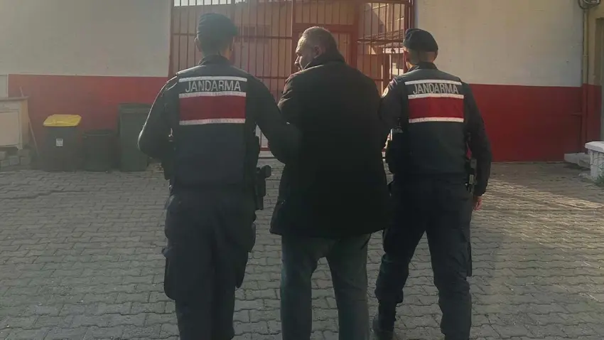 Arazi kavgası cinayetle bitti: Annesini odunla başına vurup, öldürdü! haberinin görseli