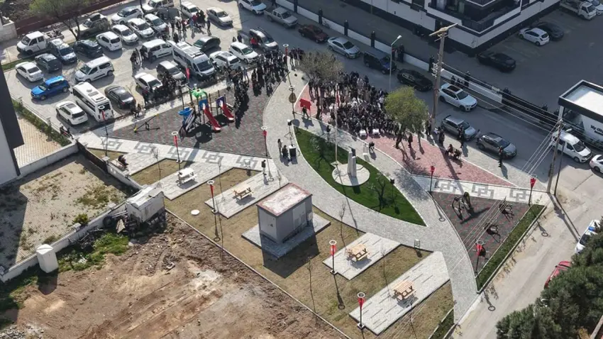 6 Şubat'ta hayatını kaybedenlere adanan Park, Menderes’te açıldı haberinin görseli