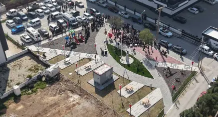 6 Şubat'ta hayatını kaybedenlere adanan Park, Menderes’te açıldı