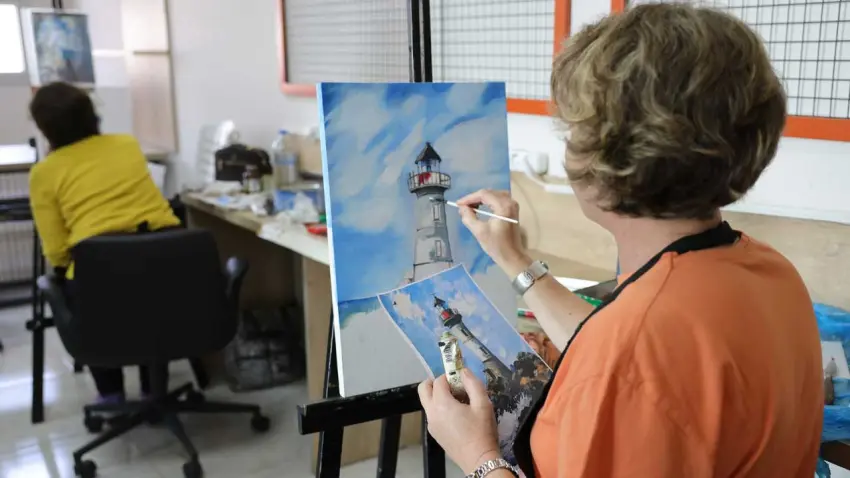 Bayraklı’da ücretsiz kültür ve sanat kursları yeni döneme başladı haberinin görseli