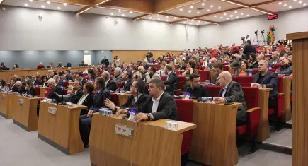 Büyükşehir’de gergin gündem: Sarı zarf ve ulaşım zammı tartışması