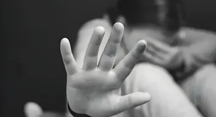 İmam hatip lisesinde kız öğrenciye cinsel istismarda bulunan kadın öğretmen için 21 yıl hapis talebi