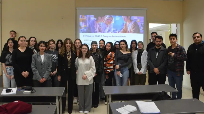 Öğrenciler, TÜBİTAK projeleriyle kariyer ve CV avantajı kazanıyor haberinin görseli