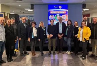 Rotary Kulüpleri İzmir’de gençler için “Bağımlılık Paneli” düzenledi