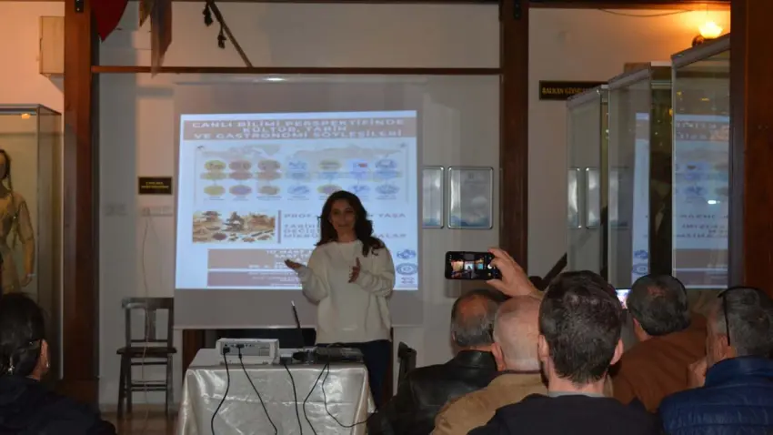 Tarihi Akışını Değiştiren Mikroorganizmalar EÜ’de konuşuldu haberinin görseli