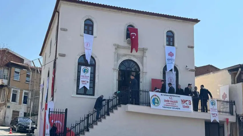 Tarihi Asmalı Mescit restorasyonun ardından ibadete açıldı