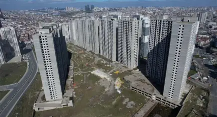 Yüzlerce daire satıldı 15 yıldır inşaatı tamamlanamadı: Dev inşaat şirketine kayyım atandı!