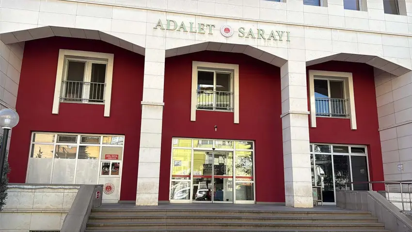 Atatürk’e hakaret iddiasıyla gözaltına alınan öğretmen tutuklandı