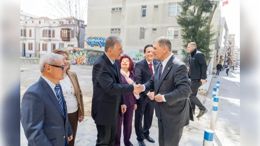 Başkan Tugay’dan sağlık emekçilerine teşekkür